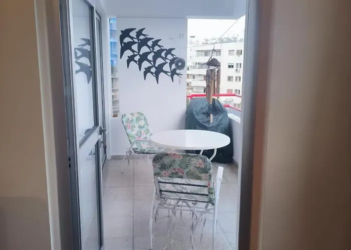 Apartmán 3 Bedroom Old Town 5 Minute Walk To Finnikoudes