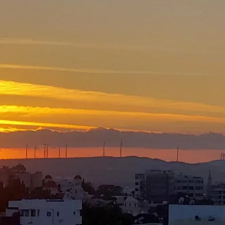 3 Bedroom Old Town 5 Minute Walk To Finnikoudes * לרנקה