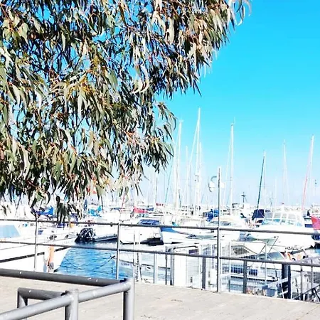 3 Bedroom Old Town 5 Minute Walk To Finnikoudes לרנקה