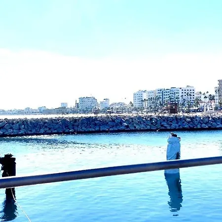 Apartament 3 Bedroom Old Town 5 Minute Walk To Finnikoudes Larnaca