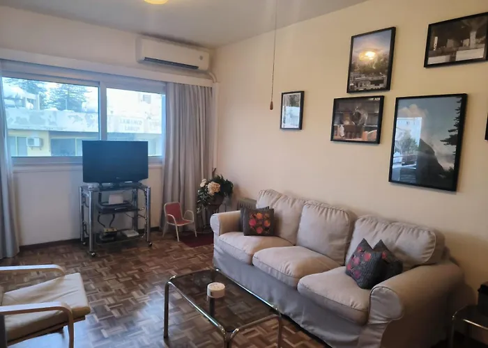Διαμέρισμα 3 Bedroom Old Town 5 Minute Walk To Finnikoudes *