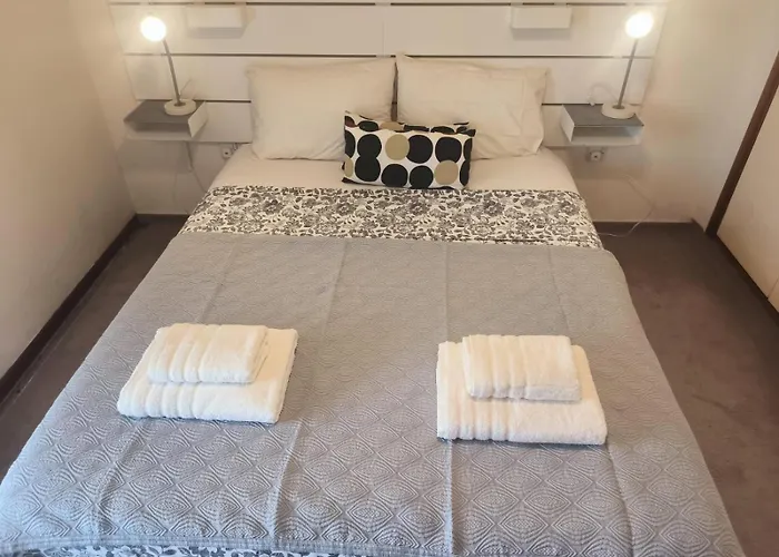 3 Bedroom Old Town 5 Minute Walk To Finnikoudes * Λάρνακα