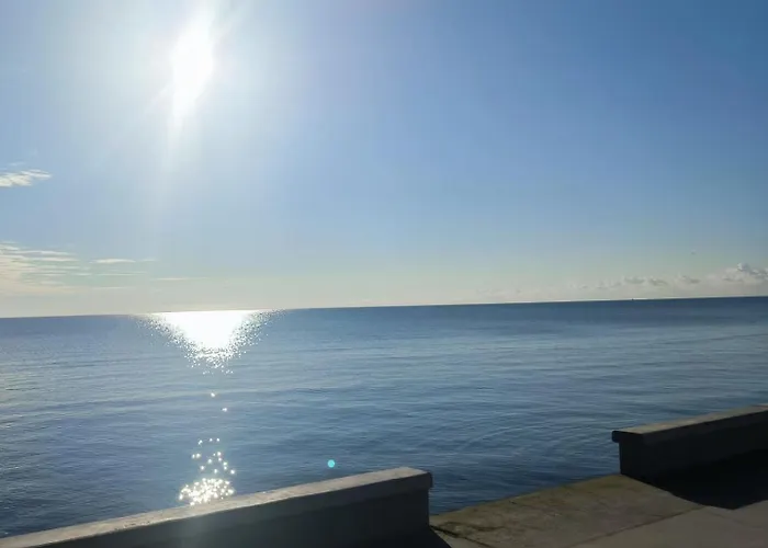 3 Bedroom Old Town 5 Minute Walk To Finnikoudes *