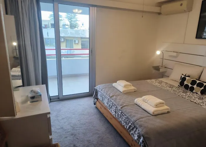 Διαμέρισμα 3 Bedroom Old Town 5 Minute Walk To Finnikoudes Λάρνακα